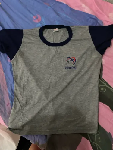 2 uniformes do colégio Promove 