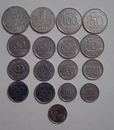 Lote com 17 moedas antigas do Brasil 
