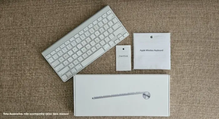 Teclado Apple Wireless Keyboard usado poucas vezes. Excelente estado.