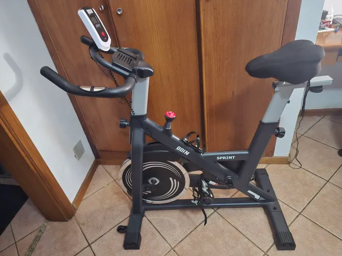 Bicicleta Ergométrica Spinning Mecanica Roda Inércia 13kg Sprint Odin Fit