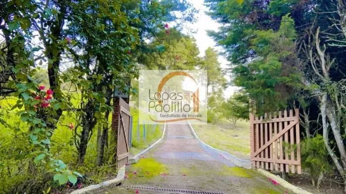 Que tal morar com sua família em um lugar tranquilo e acolhedor, com muita área verde! Ven
