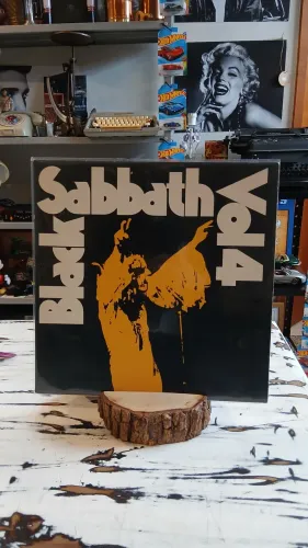 Disco de vinil Black Sabbath Vol 4. De 1972. Prensagem nova.