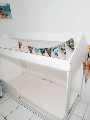Cama montessoriana 