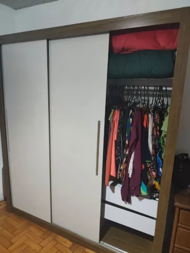Guarda roupa no precinho