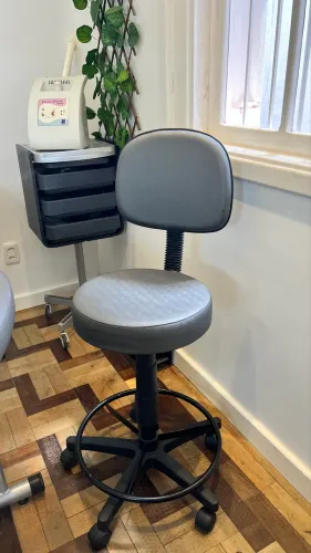 Banqueta com regulagem de altura