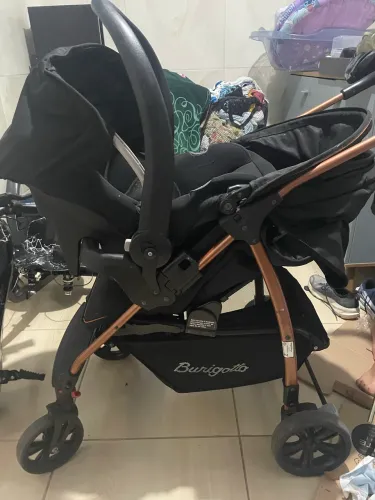 Carrinho + bebê conforto + Piscina + banheira + bóia