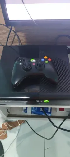 Xbox 360 super slim com jogos e 1 controle negócio o valor ou troco em um celular da S