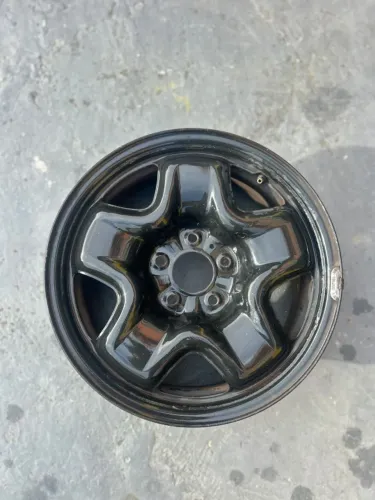 Roda de ferro Fiat Toro aro 16