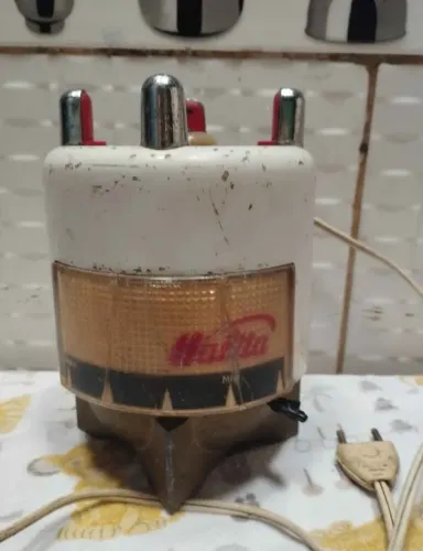 Liquidificador antigo Walita 127 v, vai base e lâminas originais 