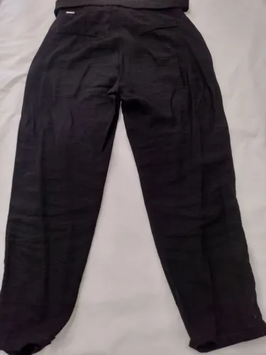 Calça preta modelo atual 