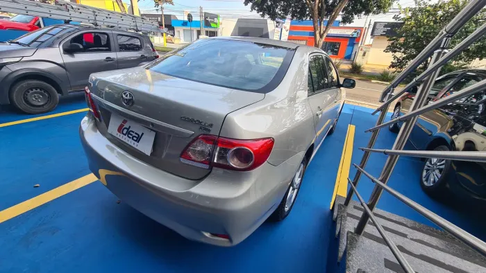 Toyota Corolla GLI 1.8 Flex 16V Aut. 2014