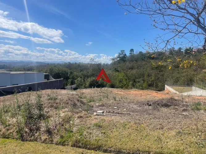 Terreno à Venda - Residencial Lago Dourado, Jacareí/SP