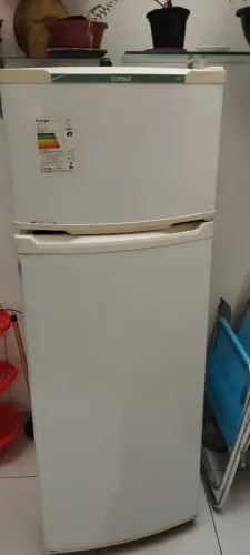 Vende se geladeira em ótimo estado 