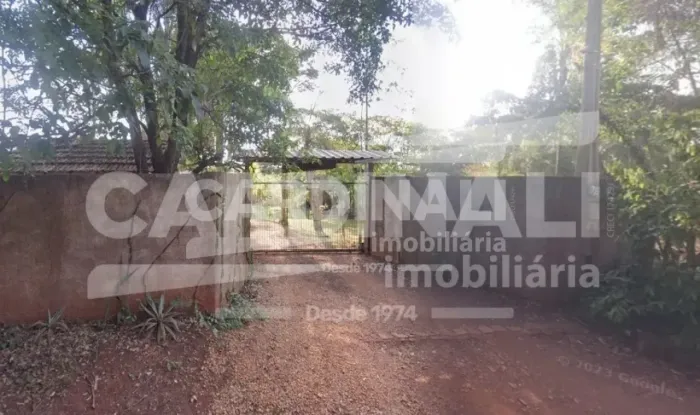 Chácara completa à venda - estrutura ideal para lazer ou moradia.
