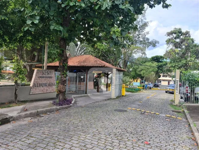 Casa duplex de Condomínio com 170 m² 4 quartos 1 suíte 3 banheiros à venda na Freguesia