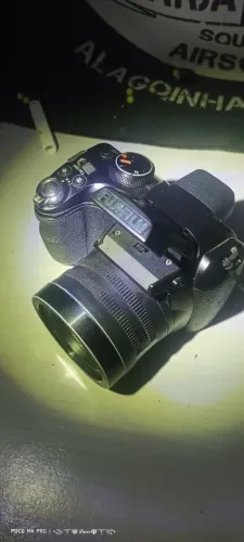 Câmera Fujifilm Finepix S2400