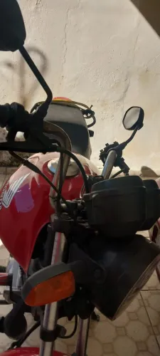 Vendo moto Honda fan 125 toda boa observação a koto está parada mais funcionando