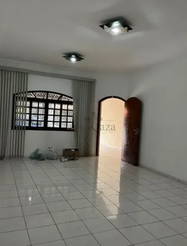 Oportunidade - Casa Sobrado - Bosque dos Ipês - 3 Dormitórios - 205m².