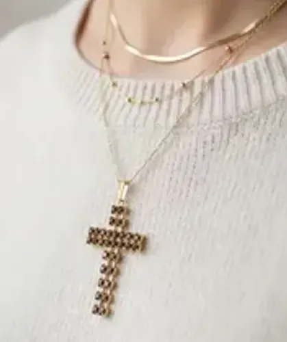 Pingente - crucifixo em strass marrom