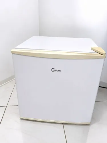Frigobar Midea 45L Gelando