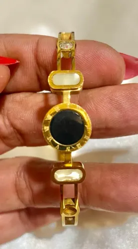 Pulseira banhada a ouro marca Bv