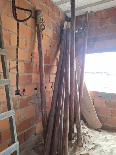 Venda de pontaletes usados 