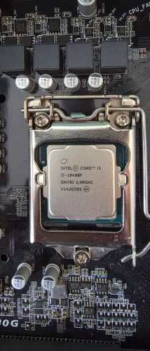 PC Gamer i5-10400F + 16gb RAM + 5500XT 8GB