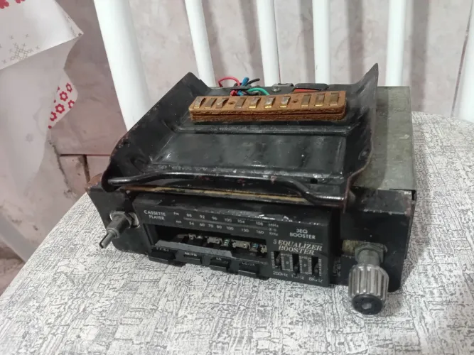 Rádio de carro antigo