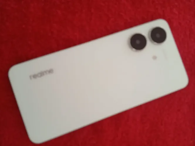 Celular 60 X semi novo