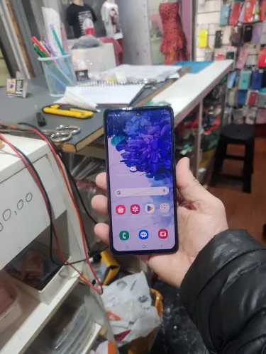 Samsung S20 fe 128 giga aoarelho muito novo