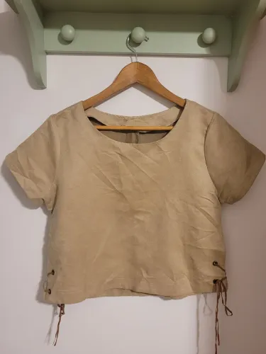 Blusa em suede bege