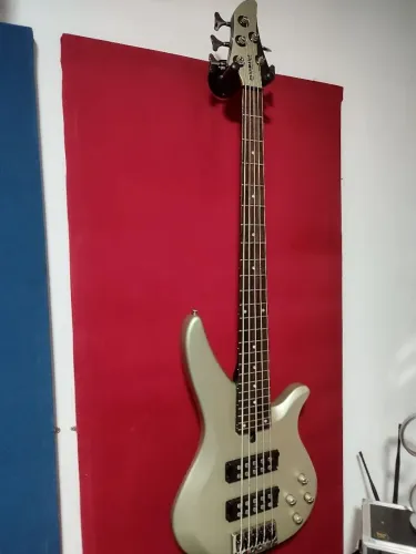 Baixo Yamaha RBX375