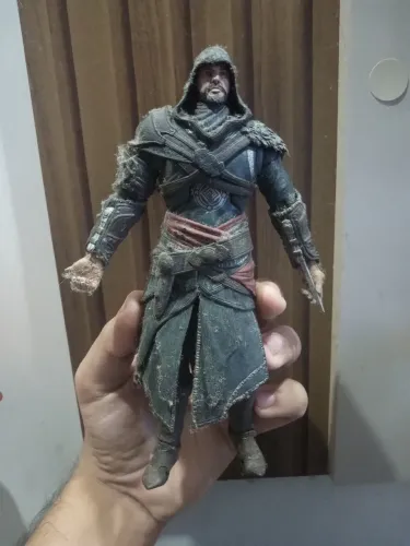 Boneco Assassin's Creed Revelations Ezio Alditore
