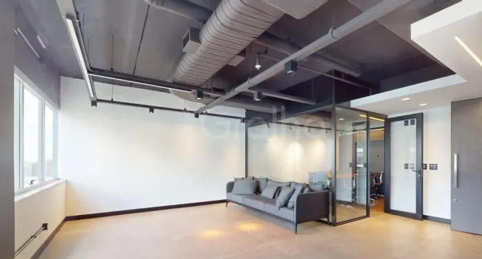 Sala Comercial de 105m² no Saco Grande