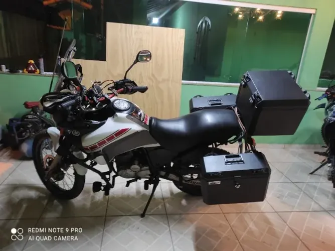 TÉNÉRÉ 250 COM BAÚS DE ALUMINIO