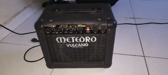 Amplificador Cubo Meteoro Space Junior 35GS 35W 