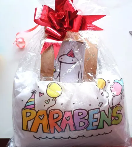 Kit Presente de Aniversário Unissex com 1 Caneca do Flork + 1 Almofada
