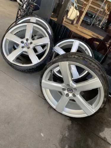 Rodas Volvo Aro 20