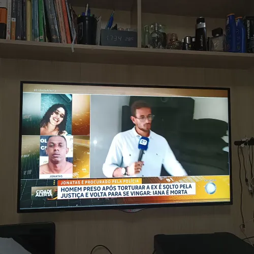 Smart TV LG 42 polegadas 4k.