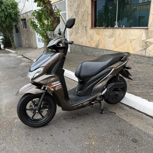 Vendo Yamaha Fluo 2024/2025
