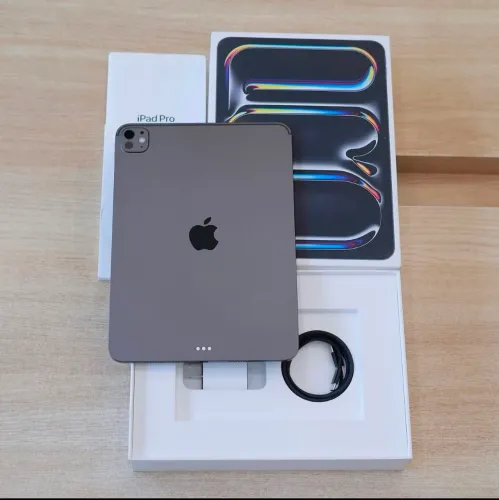 Apple iPad Pro 13 M5 Wi-Fi 256GB (2025) - Space Black | Nota fiscal + garantia