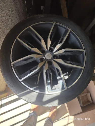 Roda 20 245/35 20 - 80%