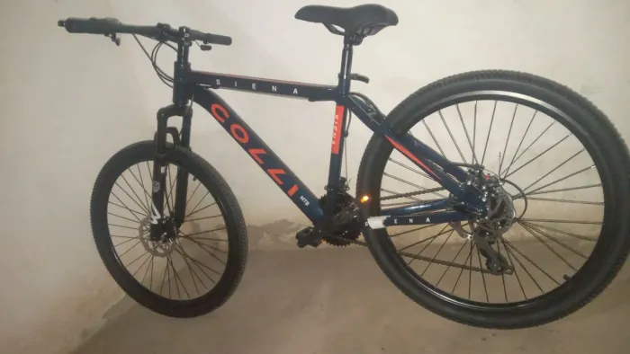 Vende-se essa bicicleta semi nova