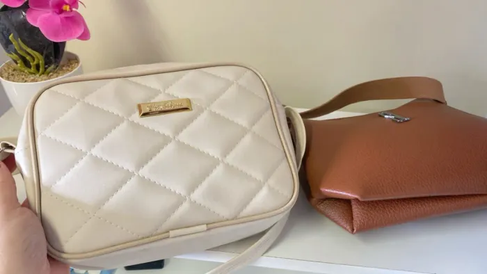 Vendo 3 bolsas lindas atoa novinhas