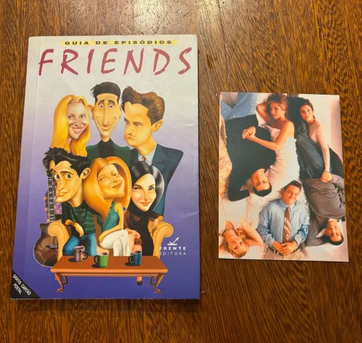 Livro Guia de episódios + cartão postal FRIENDS