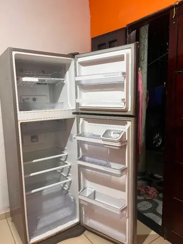 Vende-se essa Geladeira