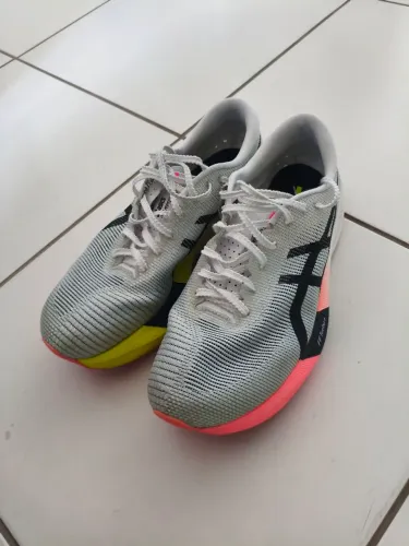 Super Tênis Asics Meta Speed Sky Paris - Placa de Carbono
