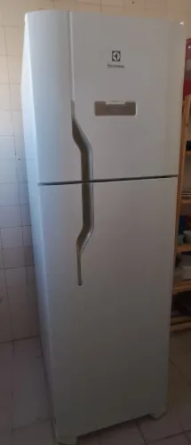 Geladeira Electrolux Gelo Seco único dono- precisa só trocar o gás