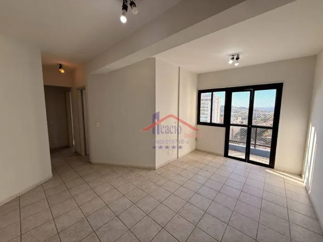 Apartamento com 3 dormitórios para alugar, 76 m² por R$ 3.000/mês - Mansões Santo Antônio 