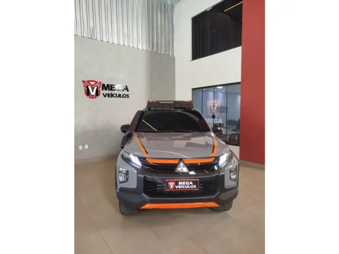 Mitsubishi L200 Sport HPE 2.5 4X4 CD DTI Dies. Aut. 2024
